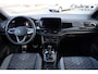 Volkswagen T-Roc 1.5 TSI R-Line 150PK / 110 kW, LED Matrix (IQ.Lights), achteruitrijcamera (rear view), Beats® audiosysteem, panoramadak, verwarmbare voorstoelen, verkeersborddetectie, Apple Carplay & Android Auto, Alarm klasse III, full map navigatie, DAB+, adaptieve cruise control (acc), parkeersensoren voor en achter (pdc), digital cockpit pro, keyless start & entry, elektrisch verstel-, verwarm- en inklapbare buitenspiegels, draadloos telefoon laden, elektrische achterklep, R-Line in- en exterieur