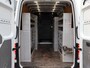Volkswagen Crafter 35 2.0 TDI 140 PK L3H3 + WERKPLAATS INRICHTING + TREKHAAK 3000 KG | CAMERA | DAB | APPLE CARPLAY