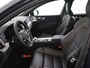 Volvo XC60 Recharge T8 Ultimate Dark | Bowers & Wilkins Audio | Luchtvering | Panoramadak | HUD | PDC + 360 camera | Trekhaak | Stoel + Stuur verw. |