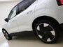 Volvo EX30 Extended Range Plus 69 kWh / DEMO / Warmtepomp / Getint glas / 19" / H&K Audio / Adapt. Cruise / Elektr. Achterklep /