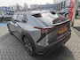 Toyota bZ4X PREMIUM 71 KWH Toyota bZ4X Premium 71 kWh NIEUW VOORRAADVOORDEEL VAN €56.450 VOOR €49.400! 3-FASE LEDER PANODAK STOELVERW/KOELING STUURVERW NAVI 360-CAMERA APPLE/ANDROID AD-CRUISE CLIMA WARMTEPOMP
