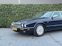 Daimler Double Six 6.0 V12 LWB SPOTGOEDKOOP ,ORIGINEEL NL AUTO, NAP, H/K, LEDER, ECC-AIRCO, STOELVERWARMING, ELEKTRISCH VERSTELBAAR STUURWIEL