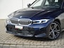 BMW 3-Serie Touring 330e M-Sport | HiFi | HUD | Parking | Driving | 18"