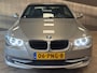 BMW 3-Serie Cabrio 320i High Executive CABRIO HARD-TOP LEDER NAVI PDC CRUISE TREKHAAK