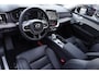 Volvo XC90 2.0 T8 Plug-in hybrid AWD Ultra Dark | 2400 kg Trekgewicht | Bowers & Wilkins | Actieve Luchtvering | Voorstoelen Verwarmd & Geventileerd | Panoramadak