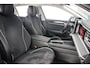 Volkswagen Passat Variant Business 1.5 eTSI 150pk DSG Automaat Trekhaak, Adaptive cruise control, Harman Kardon audio, LED matrix koplampen, Navigatie, Achteruitrijcamera, Elektrische achterklep