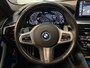 BMW 5-Serie 530e Business Edition Plus M Sport 19"/Schuif-kanteldak/Trekhaak/Camera/Stoelverwarming + memory/PDC v+a/LED