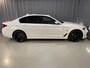 BMW 5-Serie 530e Business Edition Plus M Sport 19"/Schuif-kanteldak/Trekhaak/Camera/Stoelverwarming + memory/PDC v+a/LED