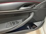 BMW 5-Serie 530e Business Edition Plus M Sport 19"/Schuif-kanteldak/Trekhaak/Camera/Stoelverwarming + memory/PDC v+a/LED