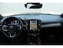 Volvo XC40 B4 211PK Automaat Plus Dark / Lighting Pack / Connect Nubuck bekleding / 20'' velgen / Extra getint glas