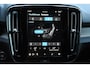 Volvo XC40 B4 211PK Automaat Plus Dark / Lighting Pack / Connect Nubuck bekleding / 20'' velgen / Extra getint glas