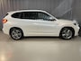BMW X1 xDrive25e High Executive M Sport 18"/Stoelverwarming/Sportstoelen/Elektrische Klep/LED/DAB/Navigatie/PDC