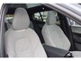 Volvo EX30 Single Motor Extended Range Ultra 69 kWh | Adaptieve Cruise Control met Pilot Assist | Premium audio by Harman Kardon | Geavanceerde interieurverlichting | Panoramisch dak | Elektrische bestuurdersstoel met geheugen | Verwarmbare voorstoelen + stuurwiel | Park Assist voor + achter | 360 Parkeercamera | 20'' Lichtmetalen wielen |