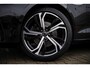 Volvo V60 2.0 B4 Plus Dark | Panorama dak | Adaptieve cruise control | Elektrisch verstelbare voorstoelen | Stoel/stuur verwarming |