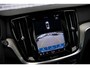 Volvo V60 2.0 B4 Plus Dark | Panorama dak | Adaptieve cruise control | Elektrisch verstelbare voorstoelen | Stoel/stuur verwarming |