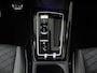 Volkswagen Golf 1.5 eTSI R-Line Business | PANORAMADAK | IQ LIGHTS | STOEL + STUURVERWARMING | APPLE CARPLAY | KEYLESS | SFEERVERLICHTING | ADAPTIEVE CRUISE CONTROL |