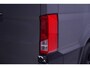 Volkswagen Crafter 2.0 TDI 140 pk L3H3 Navi, Camera, 18" LMV Trekhaak 3.000 kg, Grijs Wrap, Sidebars, 3-Zits