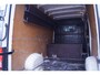 Volkswagen Crafter 2.0 TDI 140 pk L3H3 Navi, Camera, 18" LMV Trekhaak 3.000 kg, Grijs Wrap, Sidebars, 3-Zits