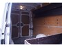 Volkswagen Crafter 2.0 TDI 140 pk L3H3 Navi, Camera, 18" LMV Trekhaak 3.000 kg, Grijs Wrap, Sidebars, 3-Zits