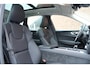 Volvo XC60 T6 Automaat AWD Core Bright | Adaptieve Cruise Control | Pilot Assist | Panoramisch schuif-/kanteldak | Elektrisch bedienbare voorstoelen | Geheugenfunctie voorstoelen | Stoelverwarming | Stuurwielverwarming | Pre-Conditionering