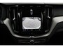 Volvo XC60 T6 Automaat AWD Core Bright | Adaptieve Cruise Control | Pilot Assist | Panoramisch schuif-/kanteldak | Elektrisch bedienbare voorstoelen | Geheugenfunctie voorstoelen | Stoelverwarming | Stuurwielverwarming | Pre-Conditionering