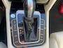 Volkswagen Passat 1.6 TDI Highline Business R | DSG | Panoramadak | Navi | Camera | Stoel & Stuurverwarming| Leder