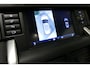Land Rover Discovery Sport 2.0 Si4 4WD SE Luxury / Panoramadak / Achteruitrijcamera / Elektr. verstelbare voorstoelen / Meridian Surround Sound / Parkeerhulp 360 / Apple Carplay - Andriod Auto / Ambienteverlichting / Cruise Control / Black Optic / Lane Assist / Grootlicht Assistent / PDC / LED Koplampen / Regensensor / Trekhaak