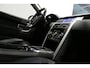 Land Rover Discovery Sport 2.0 Si4 4WD SE Luxury / Panoramadak / Achteruitrijcamera / Elektr. verstelbare voorstoelen / Meridian Surround Sound / Parkeerhulp 360 / Apple Carplay - Andriod Auto / Ambienteverlichting / Cruise Control / Black Optic / Lane Assist / Grootlicht Assistent / PDC / LED Koplampen / Regensensor / Trekhaak
