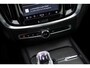 Volvo V60 2.0 B4 Plus Dark | Adaptive Cruise Control | Panoramadak | 19” | Camera | Apple Carplay | Memory Seats |