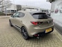 Mazda 3 HB 2.0 e-SkyActiv-G 150 M Hybrid Nagisa , Demovoordeel € 3.040,-, Bruin Leder, Bose, Navi, Adap.Cruise, Clima, Apple Carplay, Camera, PDC, HUD, Stoelverwarming, 18" LMV