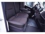 Opel Movano 2.2D 140 pk L2H2 Black&White Edition Navi Camera, 18" LMV, Treeplanken, Airco ECC, Nieuw, 3-Zits