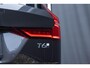 Volvo V60 T6 Recharge AWD Essential Edition | Long Range | Verwarmbare voorstoelen | Verwarmbaar stuurwiel | Verwarmbare achterbank | Google Infotainment | Parkeercamera | 19 inch Lichtmetalen velgen
