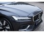 Volvo V60 T6 Recharge AWD Essential Edition | Long Range | Verwarmbare voorstoelen | Verwarmbaar stuurwiel | Verwarmbare achterbank | Google Infotainment | Parkeercamera | 19 inch Lichtmetalen velgen