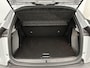Peugeot 2008 SUV Allure Hybrid 136pk Automaat | Navigatie via Apple Carplay / Android Auto | Achteruitrijcamera | Stoelverwarming | Climate Control | Cruise Control | Parkeersensoren v+a | Armsteun | Digitaal instrumentenpaneel | DAB+ radio | Led koplampen | Donker getint glas | 17" lichtmetalen velgen |