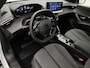 Peugeot 2008 SUV Allure Hybrid 136pk Automaat | Navigatie via Apple Carplay / Android Auto | Achteruitrijcamera | Stoelverwarming | Climate Control | Cruise Control | Parkeersensoren v+a | Armsteun | Digitaal instrumentenpaneel | DAB+ radio | Led koplampen | Donker getint glas | 17" lichtmetalen velgen |