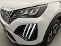 Peugeot 2008 SUV Allure Hybrid 136pk Automaat | Navigatie via Apple Carplay / Android Auto | Achteruitrijcamera | Stoelverwarming | Climate Control | Cruise Control | Parkeersensoren v+a | Armsteun | Digitaal instrumentenpaneel | DAB+ radio | Led koplampen | Donker getint glas | 17" lichtmetalen velgen |