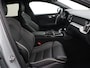 Volvo V60 2.0 T6 AWD Ultimate Dark | panoramadak | rondomzicht camera | 19