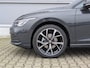 Volkswagen Golf Variant 1.0 eTSI 110pk DSG Life Business | Trekhaak Afneembaar | Getint Glas | 17" Velgen