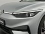 Volkswagen ID.7 77 kWh Elektromotor 286 1AT Pro Business | Achterbank in ongelijke delen neerklapbaar incl. middenarmsteun en doorlaadmogelijkheid | Achterlichten LED, luxe uitgevoerd incl. dynamische knipperlichten | Afstandscontrolesysteem (Front Assist), met voetgangers- en fietsersherkenning