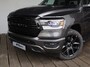 Dodge Ram 1500 5.7 V8 4x4 Crew Cab Night Edition | Pano-Dak | Groot Navi | Elektrisch Sidebars