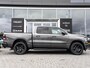 Dodge Ram 1500 5.7 V8 4x4 Crew Cab Night Edition | Pano-Dak | Groot Navi | Elektrisch Sidebars