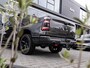 Dodge Ram 1500 5.7 V8 4x4 Crew Cab Night Edition | Pano-Dak | Groot Navi | Elektrisch Sidebars