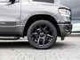 Dodge Ram 1500 5.7 V8 4x4 Crew Cab Night Edition | Pano-Dak | Groot Navi | Elektrisch Sidebars
