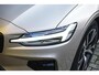 Volvo V60 2.0 B4 Plus Dark | Park Assist | Stuur- stoelverwarming | Pilot Assist | Elektrische- geheugenstoelen