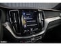 Volvo XC60 2.0 T8 Twin Engine AWD R-Design | Apple carplay | Trekhaak | Panorama | Adaptieve cruise |