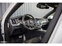 Volvo XC60 2.0 T8 Twin Engine AWD R-Design | Apple carplay | Trekhaak | Panorama | Adaptieve cruise |