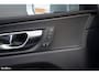 Volvo XC60 2.0 T8 Twin Engine AWD R-Design | Apple carplay | Trekhaak | Panorama | Adaptieve cruise |