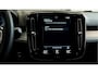Volvo XC40 1.5 T5 Plug-in Hybrid 193kW/262pk DCT7 FACELIFT! Plus Bright CLIMA + CRUISE + FULL LED HIGH BEAM + NAVI SENSUS + LANE ASSIST + SPORTSTOELEN + KEYLESS ENTRY&GO + CAMERA + MISTLAMPEN VOOR + PARKSENSOREN + 18" LM-VELGEN!!