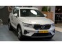 Volvo XC40 1.5 T5 Plug-in Hybrid 193kW/262pk DCT7 FACELIFT! Plus Bright CLIMA + CRUISE + FULL LED HIGH BEAM + NAVI SENSUS + LANE ASSIST + SPORTSTOELEN + KEYLESS ENTRY&GO + CAMERA + MISTLAMPEN VOOR + PARKSENSOREN + 18" LM-VELGEN!!