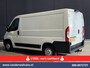 Peugeot Boxer 2.2 BlueHDi 120pk L1H1 Euro6 Airco | Camera | Navigatie | Trekhaak | Cruisecontrol Parkeersensoren, Bijrijdersbank